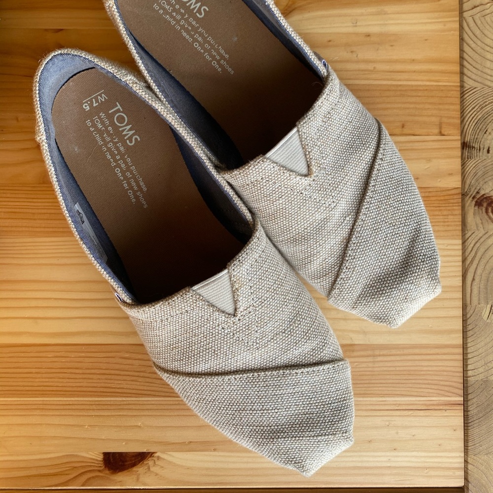Women’s Toms